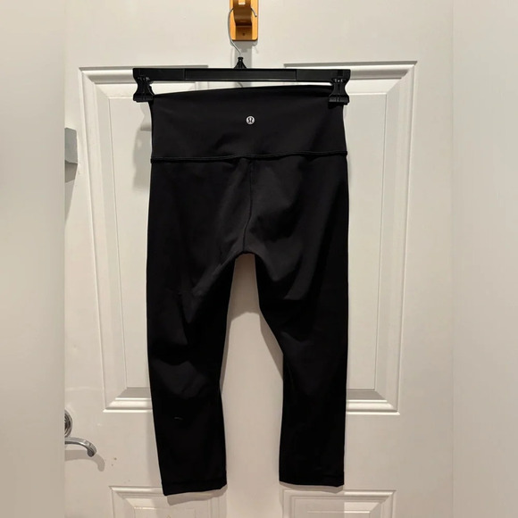 Lululemon Wunder Under Crop (Hi-Rise) *Full-On Luxtreme 21"
Black - Picture 4 of 6
